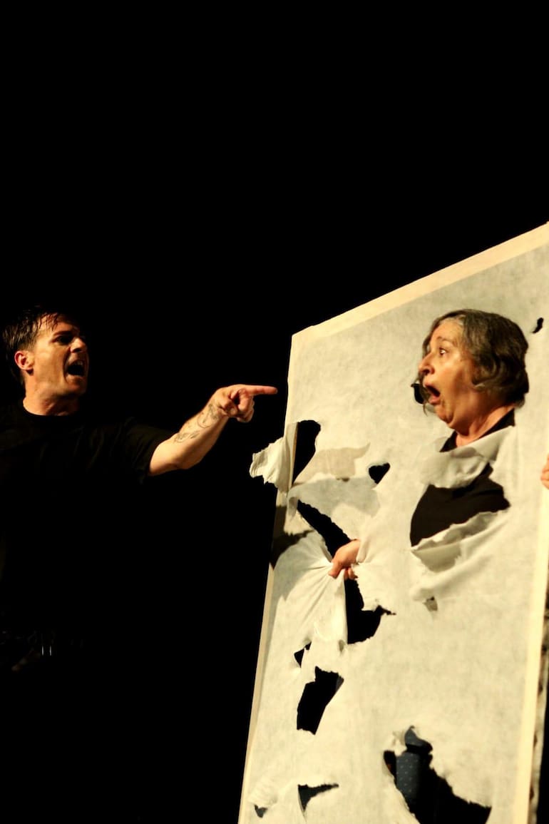 Solos, un lienzo blanco, una de las puestas más interesantes de este verano, coprotagonizada por María Cámpora, reciente ganadora del premio Estrella de Mar