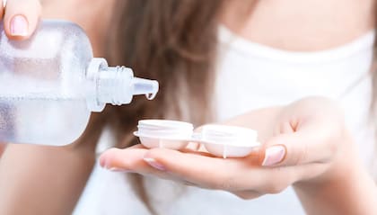 Soluciones para lentes de contacto y otros productos esenciales no están sujetos a las restricciones de la regla 3-1-1