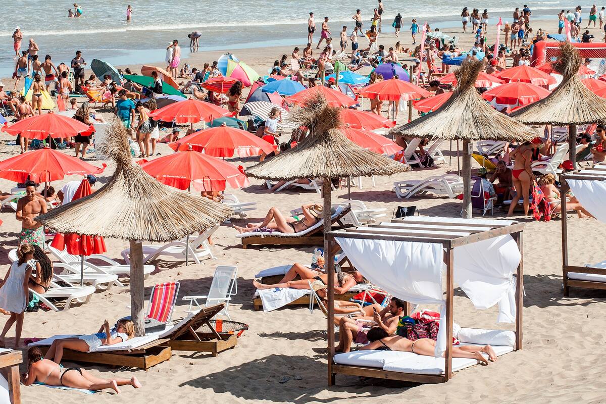Sombrillas y reposeras para el día de playa; acciones de reciclaje y actividades divertidas para grandes y chicos son solo algunas de las ideas pensadas por la marca para disfrutar la temporada