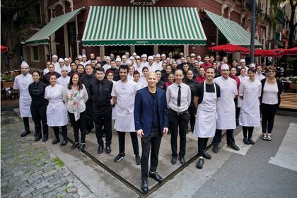 “Somos familia y vivimos la gastronomía con el concepto de la hospitalidad, deseamos que vengan a visitarnos a casa”, dice Rivero.