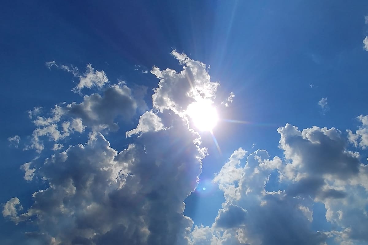 Somos hijos del sol, y en los últimos días del octavo mes del año ocurre algo extraordinario y al mismo tiempo sutil