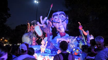 Son 86 los "momos" que arderán desde la medianoche en La Plata