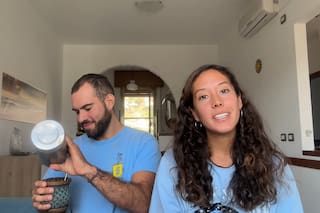 Son argentinos y vivieron en Francia: “Trabajamos de limpieza alrededor de seis horas y el sueldo era de 1750 euros”