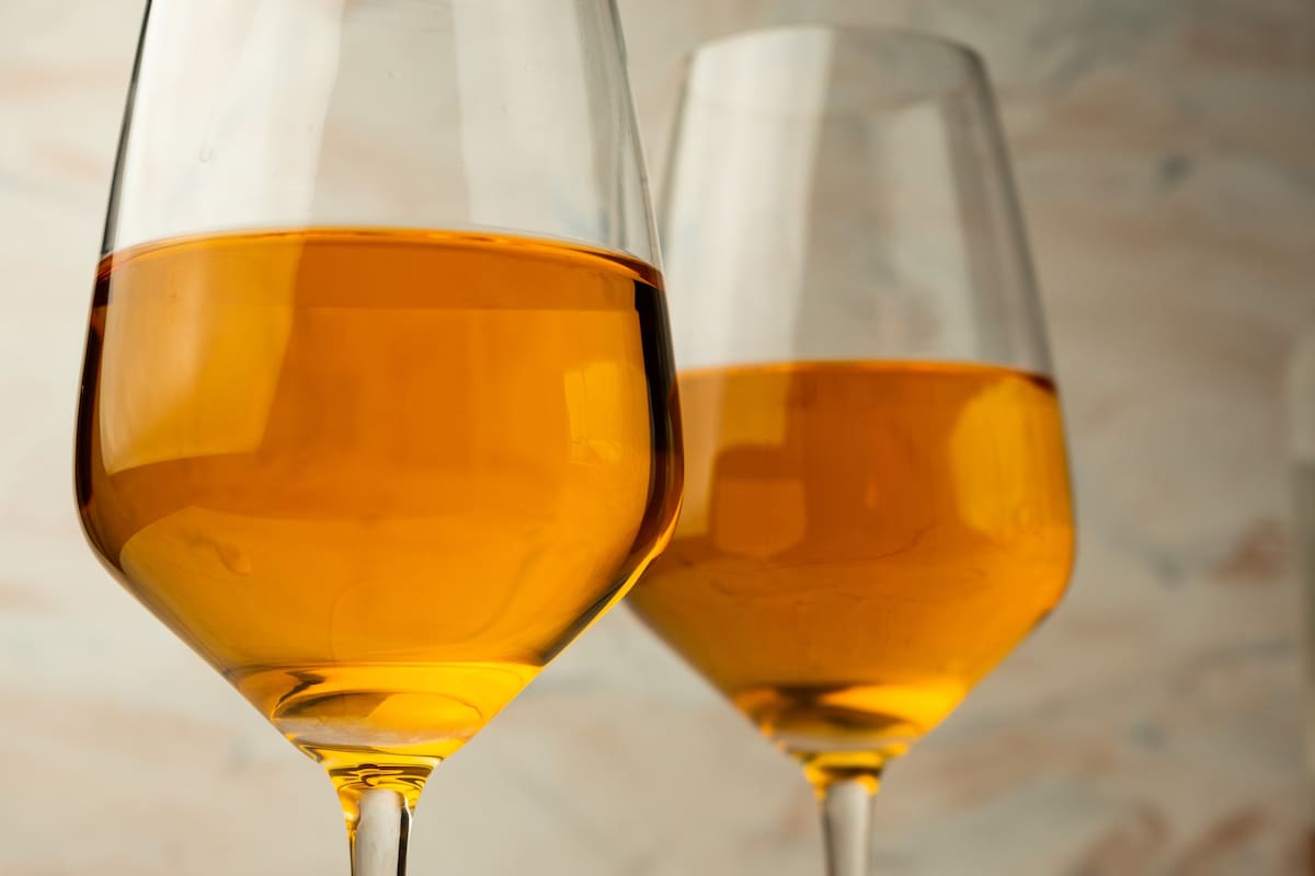 Son elaborados con uvas blancas pero como si fuera un tinto