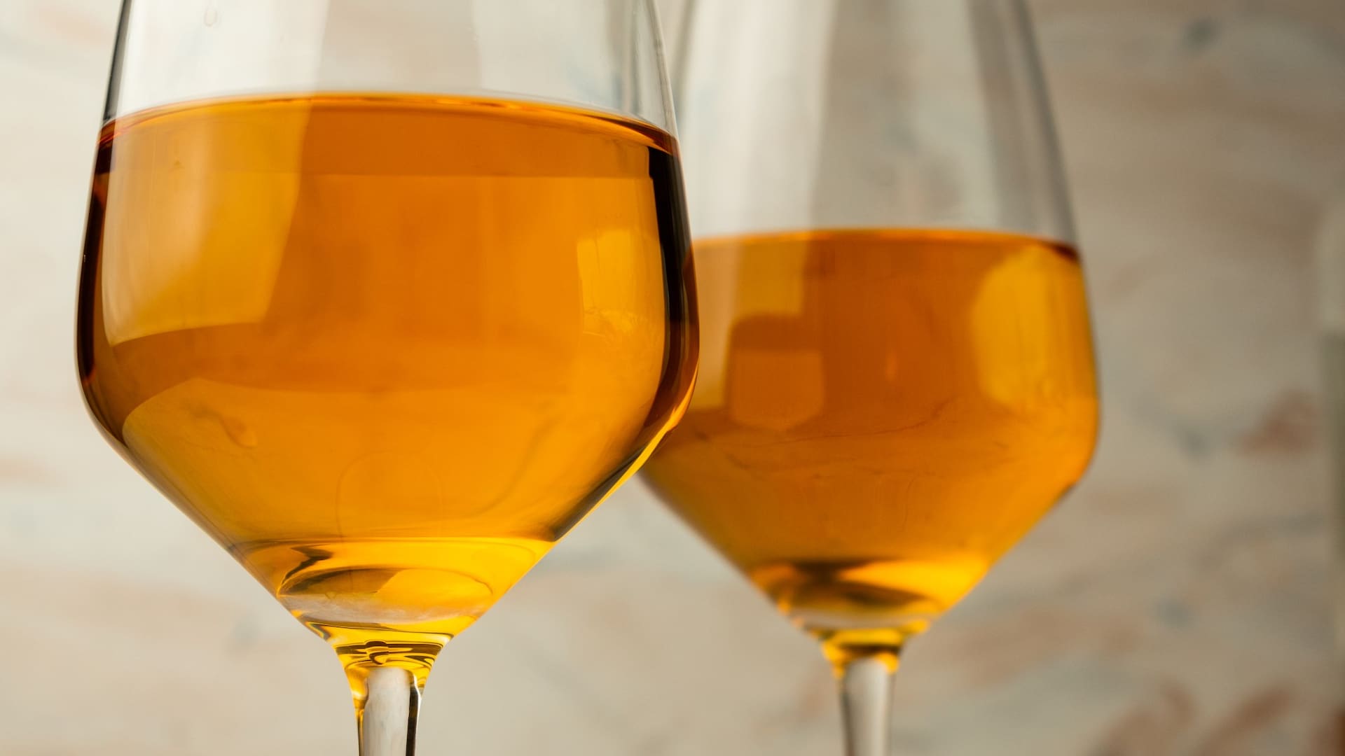 Son elaborados con uvas blancas pero como si fuera un tinto