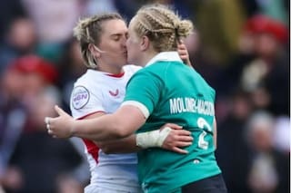 El destino las acomodó en un mismo vuelo, se casaron en Grecia, y ahora son rivales en el Seis Naciones