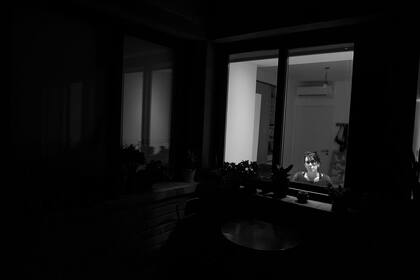 Son muchas las historias de parejas –y de emparejados– que se lanzaron a la convivencia acelerada.