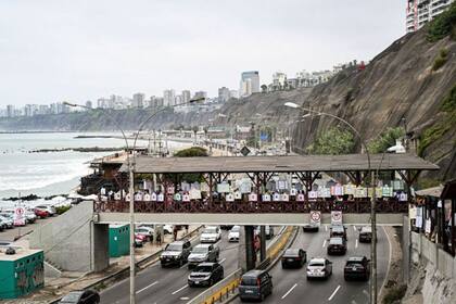 Son pocas las horas del día en las que no hay un tráfico denso en la capital peruana