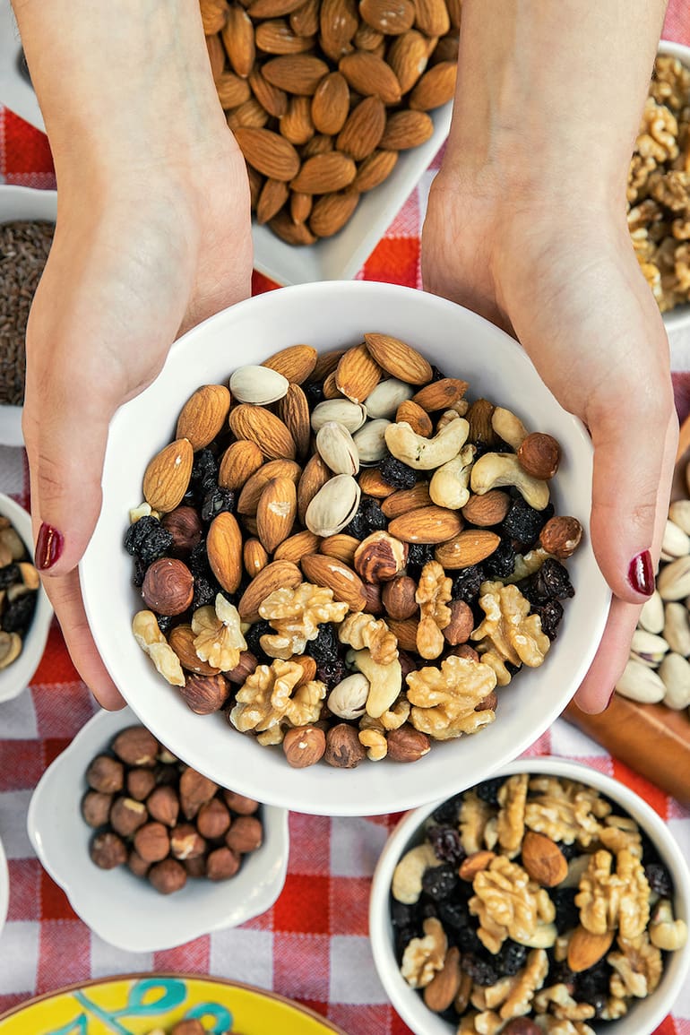 Son ricos en grasas saludables, como omega 3 y omega 6, proteínas y fibra