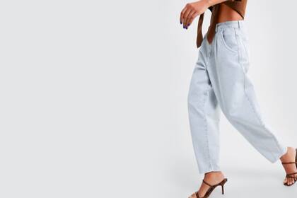 Son tipo babucha, holgados y de cintura caída.