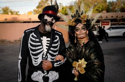 Son varias las personas que se disfrazan para celebrar el Día de los Muertos (Díadelosmuertos/OldTownAlbuquerque)