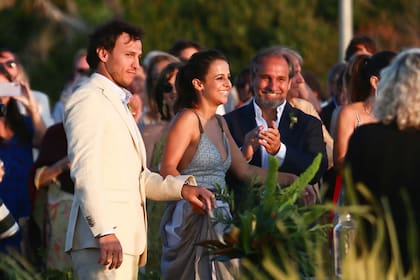 Sonia Caputo se casó con Santiago Giambruni en Punta del Este, con una gran presencia del arco político local en la ceremonia