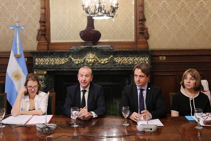 Sonia Pérez Marco, Sergio Baur, Marcelo García y Ana Cernusco, ayer, en la Cancillería