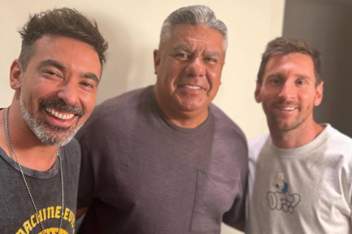 Sonríen para la cámara: Claudio Tapia se juntó con Lionel Messi y Ezequiel Lavezzi en Paris
Foto: @tapiachiqui