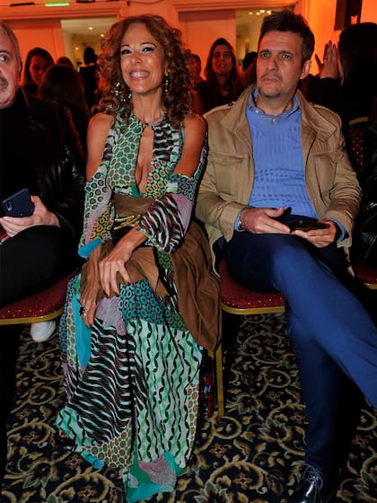Sonriente, Iliana Calabró presenció el desfile