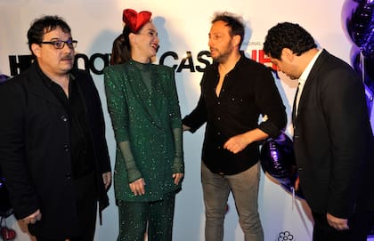 Sonrisas cómplices en la presentación de Casi muerta