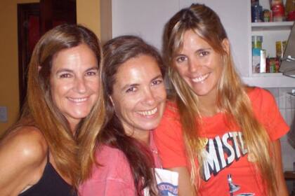 Sonsoles junto a Sandra y Marita. "Me costó muchísimo aceptar esta pareja, pero ellas me enseñaron el verdadero amor", cuenta