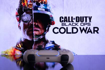 Sony objeta la compra de Activision Blizzard porque teme que la saga Call of Duty se transforme en un juego exclusivo de Xbox; Microsoft dice que ofrecerá el juego en PlayStation mientras esa consola siga en venta