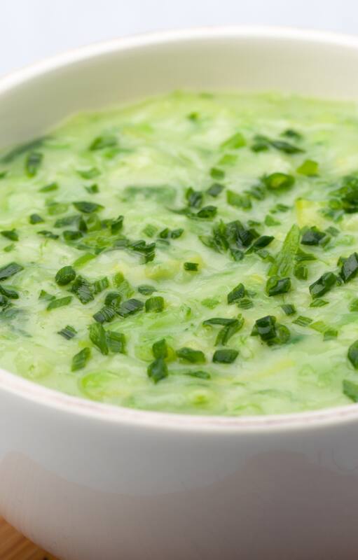 Sopa crema de espinaca, para comer fría o caliente.