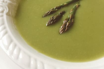 Sopa de espárragos verdes