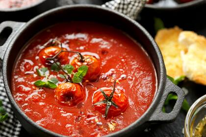 Sopa de tomates asados.