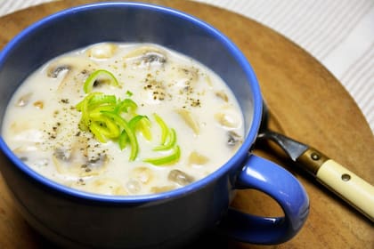Sopa vegetariana de champiñones y cebada