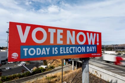 Sopesan cambios en EEUU para agilizar el conteo de boletas electorales que llegan por correo