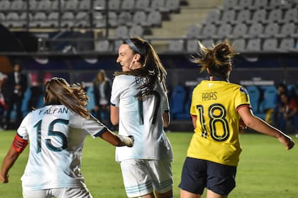 Sophie Braun festeja un gol para la selección juvenil: hoy ya es parte de la mayor.