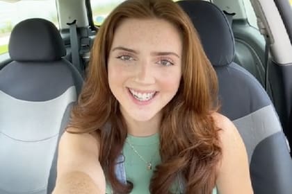 Sophia Celentano, de 21 años, constató que es más económico tomar un vuelo semanal desde Carolina del Sur a Nueva York que mudarse allí por trabajo