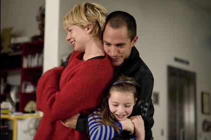 Sophie Nyweide, en su infancia, junto a Michelle Williams y Gael García Bernal en Mammoth