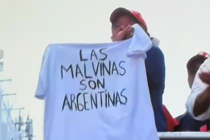 Sorín incluyó una foto de Lula con la remera de Malvinas argentinas