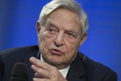 El multimillonario de origen húngaro George Soros previó la caída de la libra en 1992