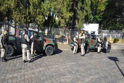 Sorprendieron a tres prefectos en un puesto de comunicaciones ubicado en Ezeiza