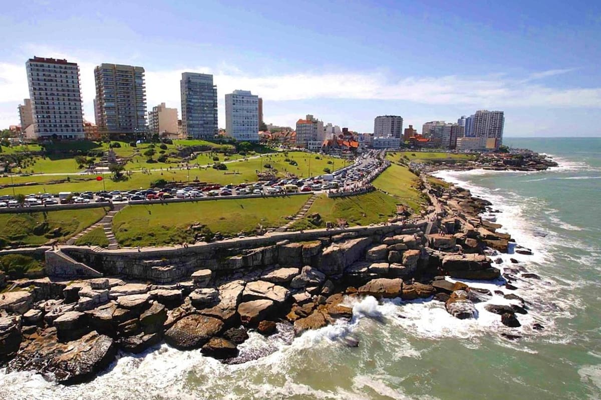 Sorpresa macabra en Mar del Plata: encuentran el cadáver de un hombre frente al Parque San Martín