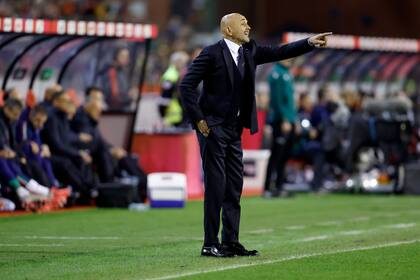 Sorteo de 12 grupos de eliminatoria acercaría a Italia a cortar larga ausencia en el Mundial