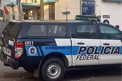 Sospechas: agentes de la Policía Federal realizaron ayer un procedimiento en la seccional 15» de la policía de Santa Fe