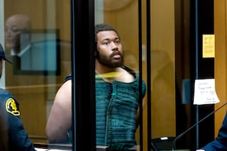 Sospechoso del asesinato del entrenador de Oakland de 'Last Chance U' comparece ante tribunal