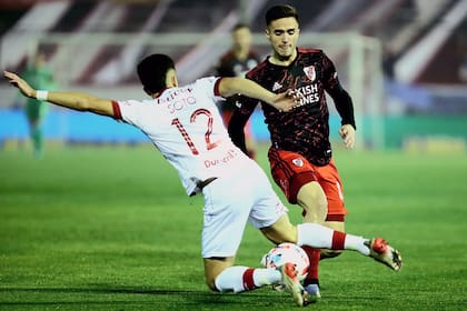 Soto se cruza ante el avance de Palavecino
