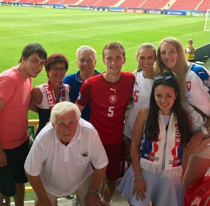 Soucek, en familia, tras un partido con la selección de República Checa