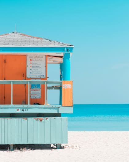 South Beach recibe diariamente a cientos de turistas y locales que disfrutan de sus encantos