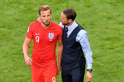El entrenador Southgate y el goleador de Inglaterra, Harry Kane