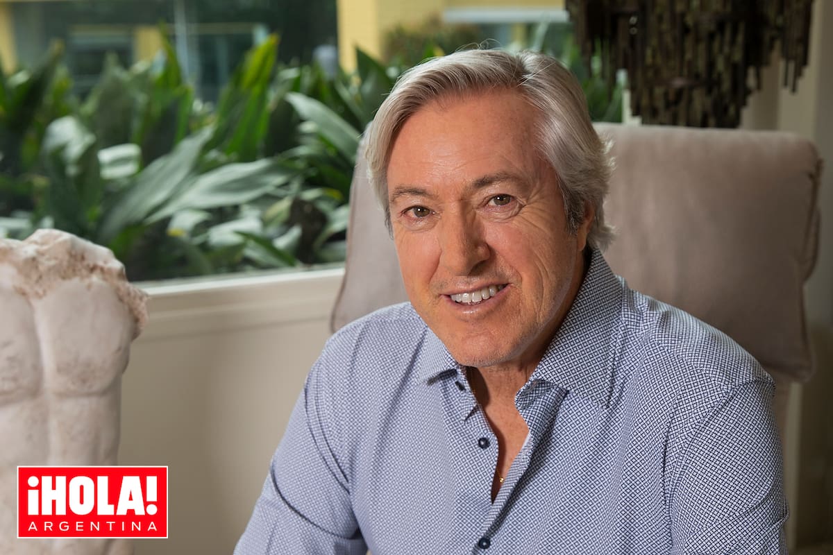 “Soy inmensamente feliz. Y desde hace tiempo mi mayor deseo es compartir y lograr para otros esa felicidad y el nivel de conciencia que nos permite alcanzar la plenitud”, asegura.