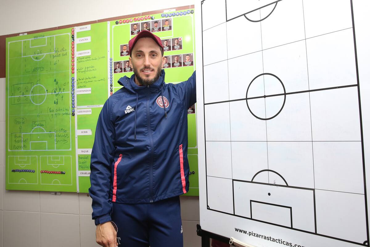 “Soy intolerante cuando a un jugador hay que explicarle diez veces las cosas”, asume Zubeldía, a sus 38 años