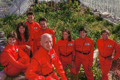 Spaceship Earth es el registro de un increíble experimento ecológico en el desierto de Arizona
