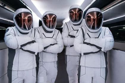SpaceX pondrá a prueba los novedosos trajes EVA