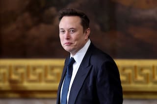 SpaceX shares rise even as company insiders get a chance to sell for the first time