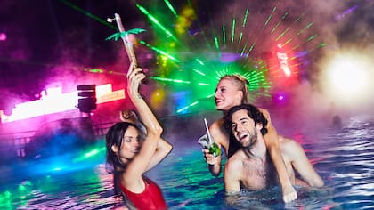 Sparty, la gran fiesta al aire libre, en traje de baño y con temperaturas bajo cero que es un fenómeno en Budapest