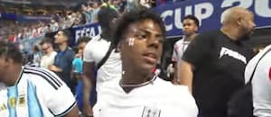 Speed apareció en el partido con la camiseta de Inglaterra y se enfrentó a los hinchas argentinos