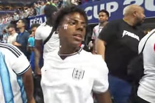 Speed apareció en el partido con la camiseta de Inglaterra y se enfrentó a los hinchas argentinos