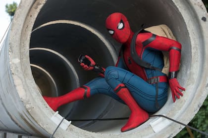 Spider man: regreso a casa muestra a un Peter Parker adolescente, bajo la protección de Iron man